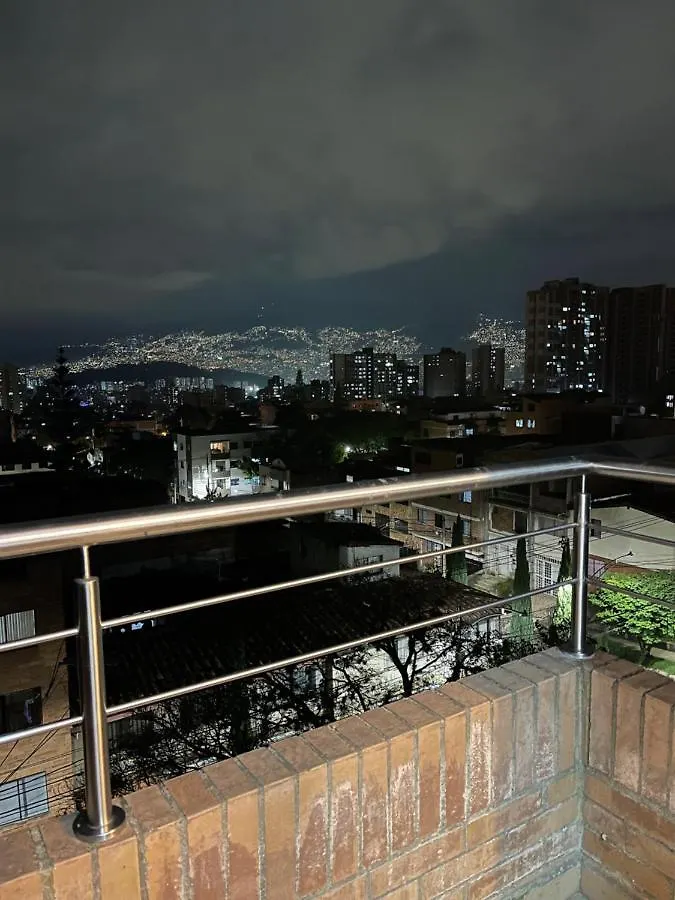 Lujoso Apartaestudio Completo 601 Medellin, Con Balcon Y Hermosa Vista A La Ciudad Apartamento 0*,  Colombia