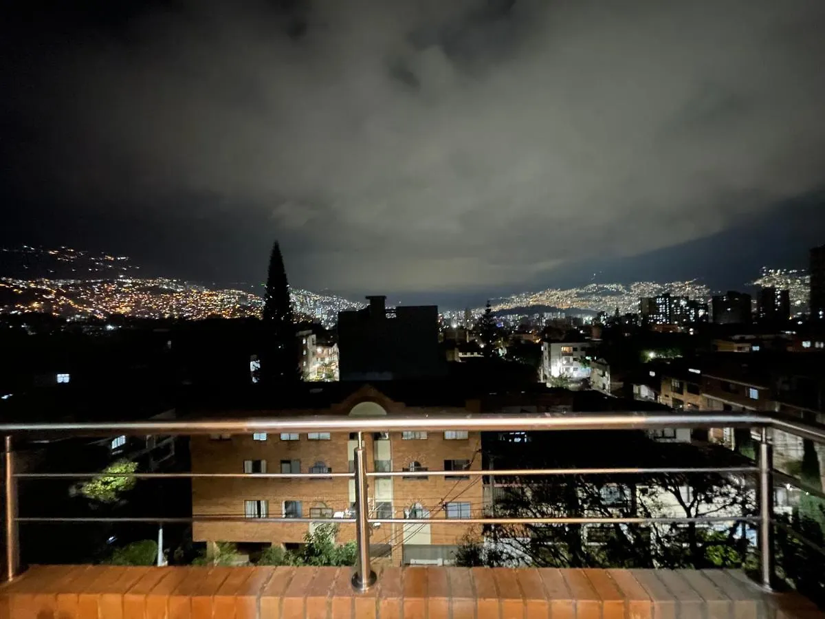 Lujoso Apartaestudio Completo 601 Medellin, Con Balcon Y Hermosa Vista A La Ciudad Apartamento